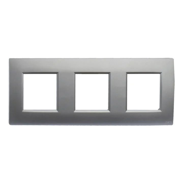 Plaque triple
