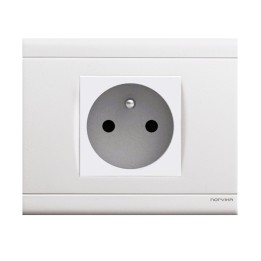 Prise 2P+T + Plaque de Finition Blanc NORVIKA