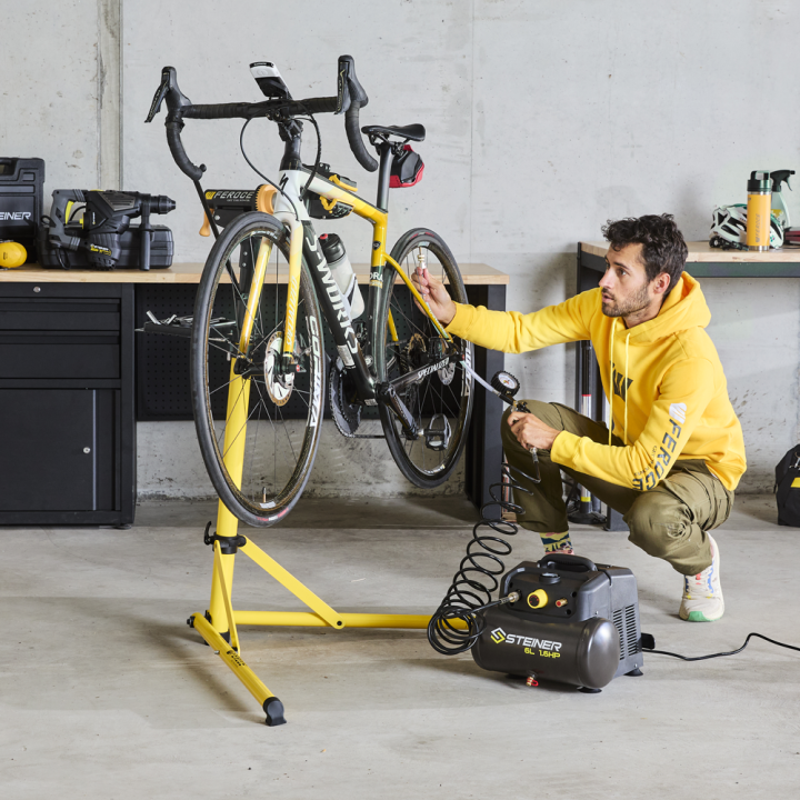 Pied d’atelier pliable pour vélo