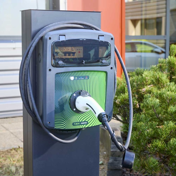 Coffret de recharge 3,7 kw avec controleur de charge et protection électrique + câble - OHMTEC