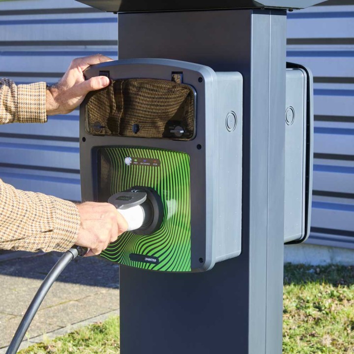 Coffret de recharge 3.7 kw avec contrôleur de charge et protection électrique OHMTEC