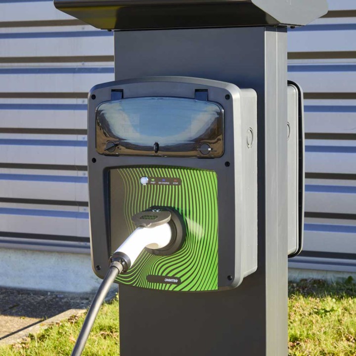 Coffret de recharge 3.7 kw avec contrôleur de charge et protection électrique OHMTEC