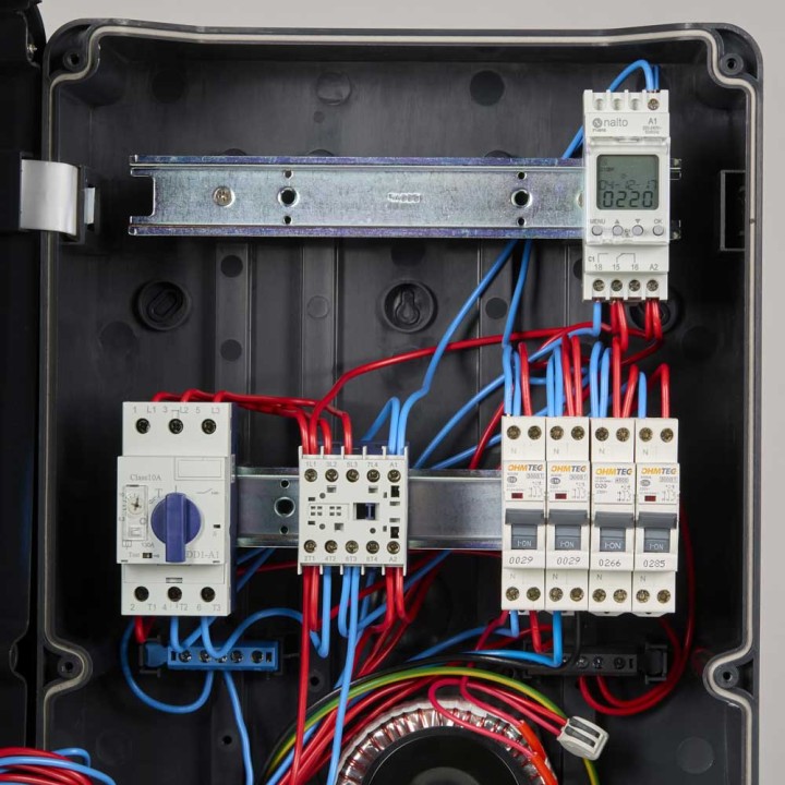 Coffret piscine pour filtration + éclairage + traitement de l'eau + pompe à chaleur NALTO