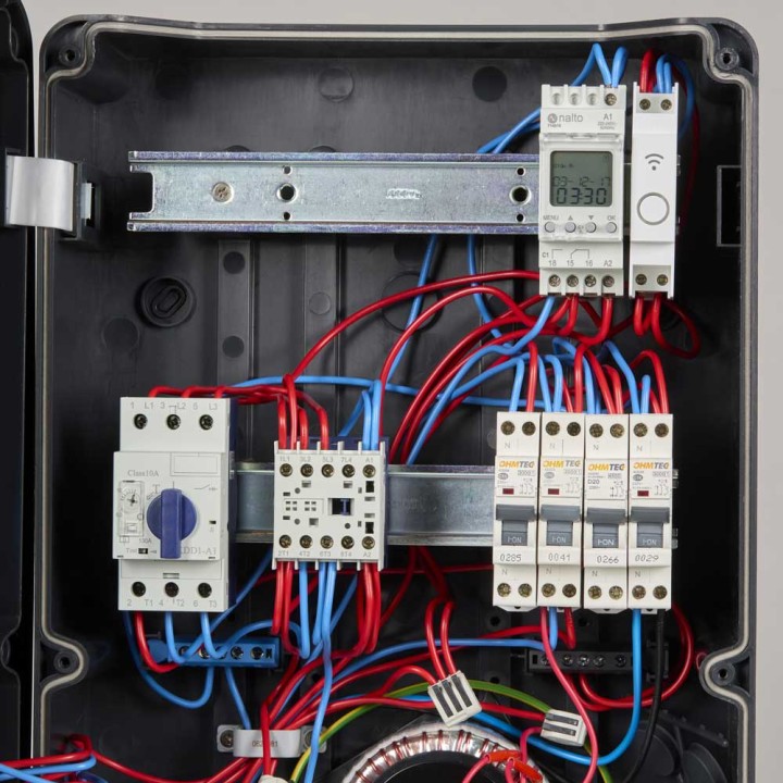 Coffret piscine pour filtration connecté + éclairage + traitement de l'eau + pompe à chaleur NALTO