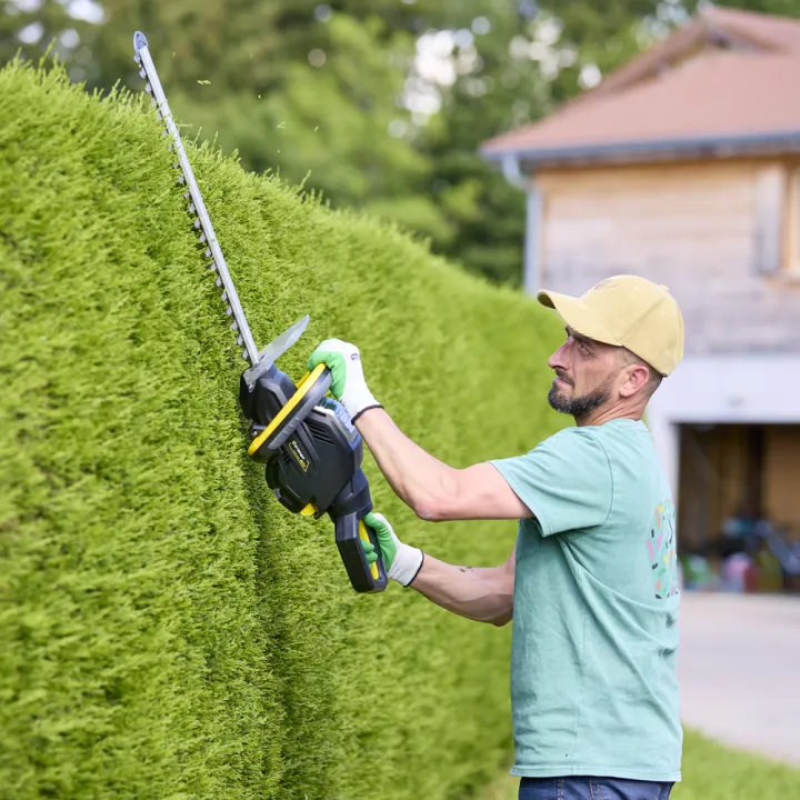 Pack Jardin Sans Fil 4 Saisons : Coupe Bordure + Taille Haie + Fraise à Neige + 2 Batteries + Chargeur