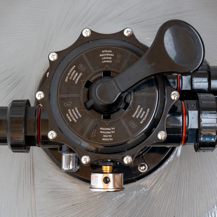 Filtre à sable renforcé de fibre de verre Ø800mm 25m³/h vanne 2" Top 6 voies STEINER