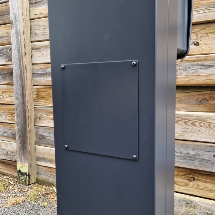 Borne métalique alu seule avec trappe d'accès pour robinetterie OHMTEC