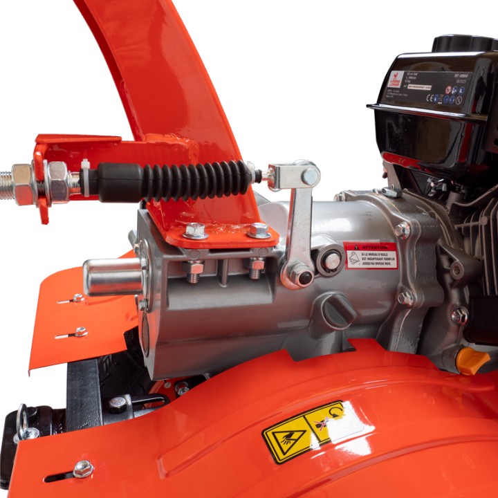 Motoculteur motobineuse thermique essence 8CV - 223cc à engrenages + 8 fraises + 2 roues + buteur + charrue + arracheuse