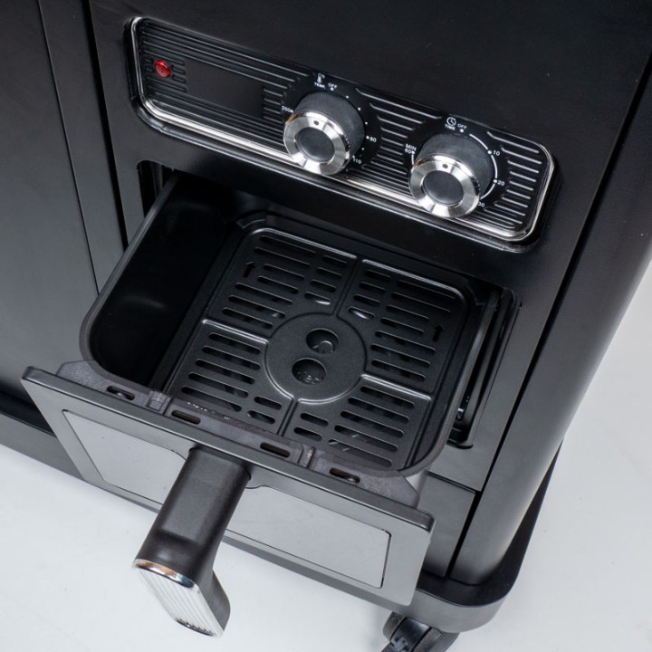 Barbecue gaz ROSTER 5 brûleurs dont 1 latéral avec plancha et grilles de cuisson combinées + Air Fryer 6L 1700W