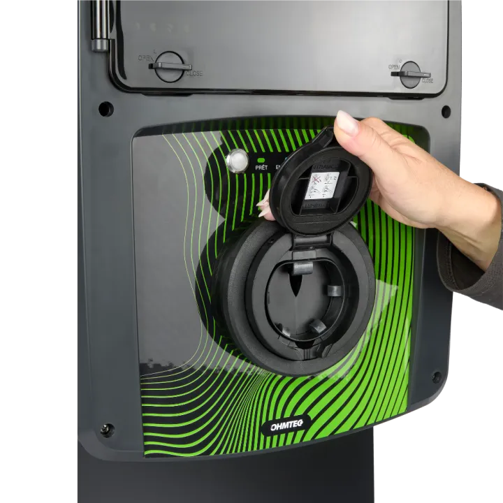 Borne de recharge 7.4kW avec contrôleur de charge et protection électrique OHMTEC